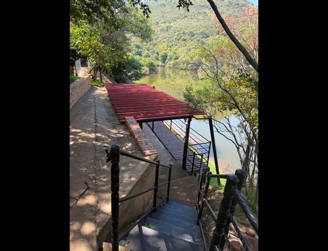 8 BEDROOM HOUSE FOR SALE IN PRESIDENTSRUS